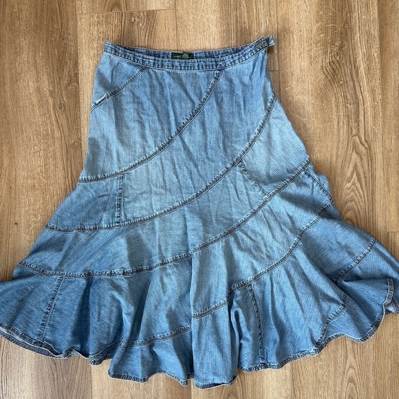 Ralph Lauren Dresses & Skirts - Vintage boho Ralph Lauren jeans a line fit n flare patchwork seam denim skirt